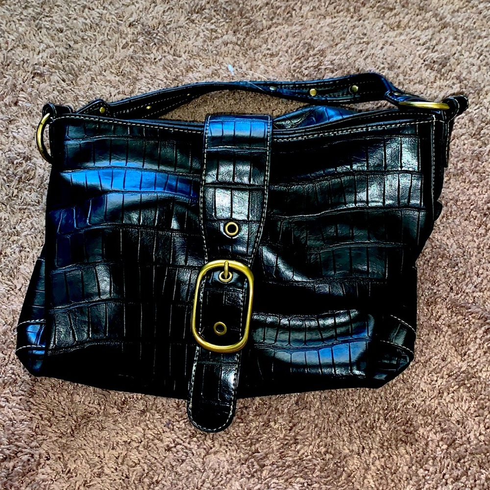 BLACK PLEATHER PURSE
